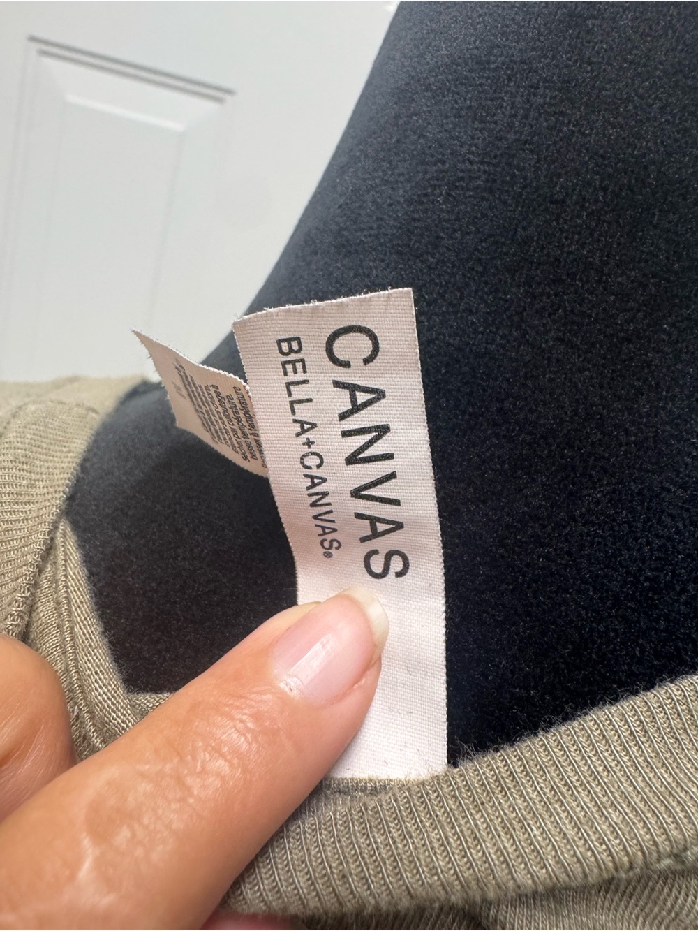 Graphic Daisy Tee in Olive Green with Floral Petals 0072 - Picture 3 of 4